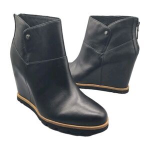 UGG boots Amal Wedge Black Leather Ankle Booties women's Sz 9 40 Rear Zipper new